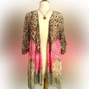 Like new! Beautiful flowy top with tassels. Read description!!